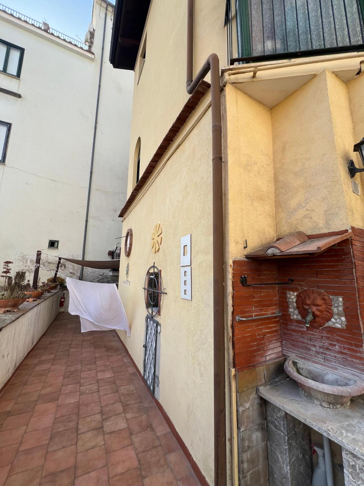 Ferienwohnung L'Homme Tranquille Salerno Exterior foto